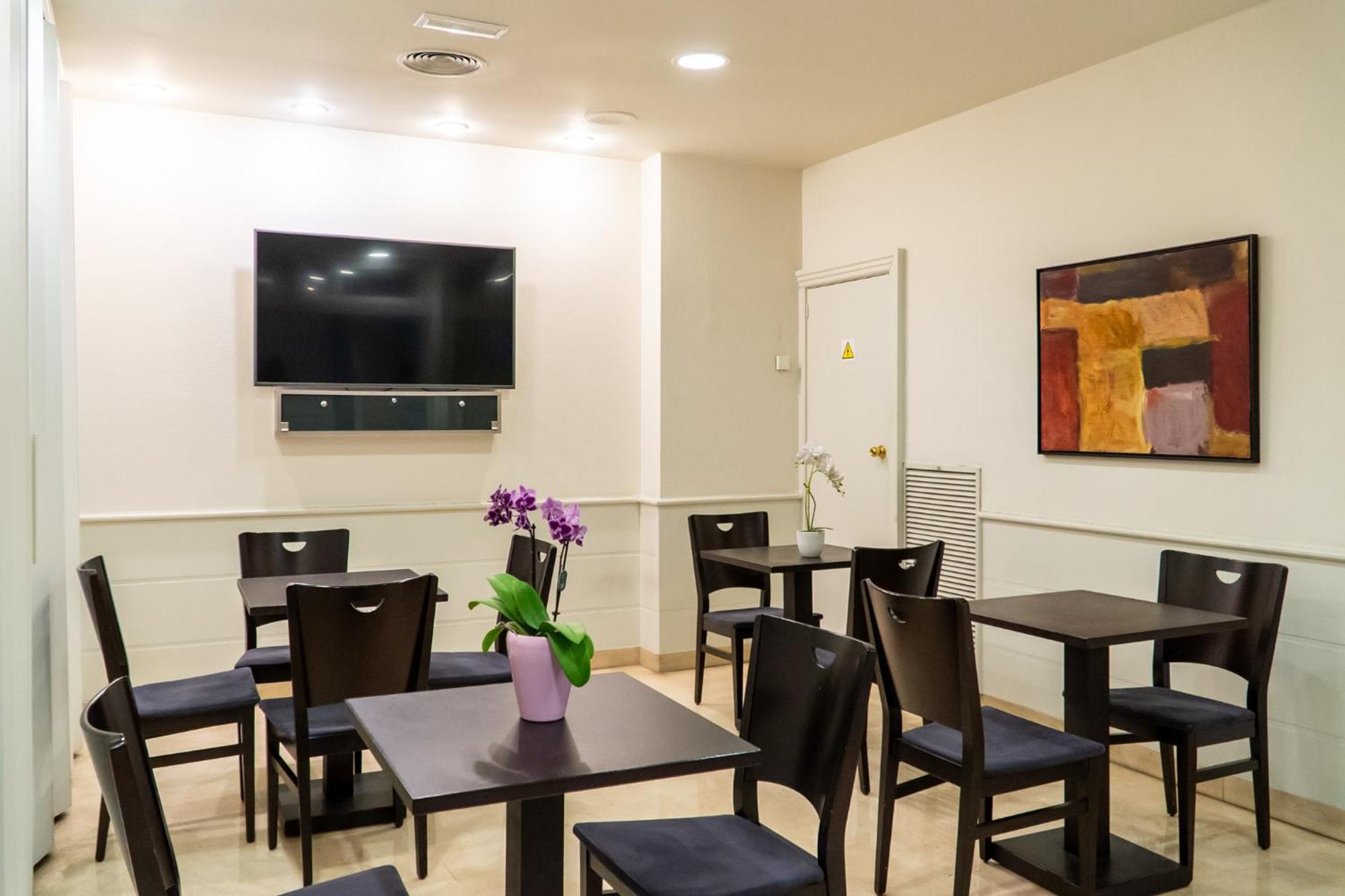 Hotel Glories 3*