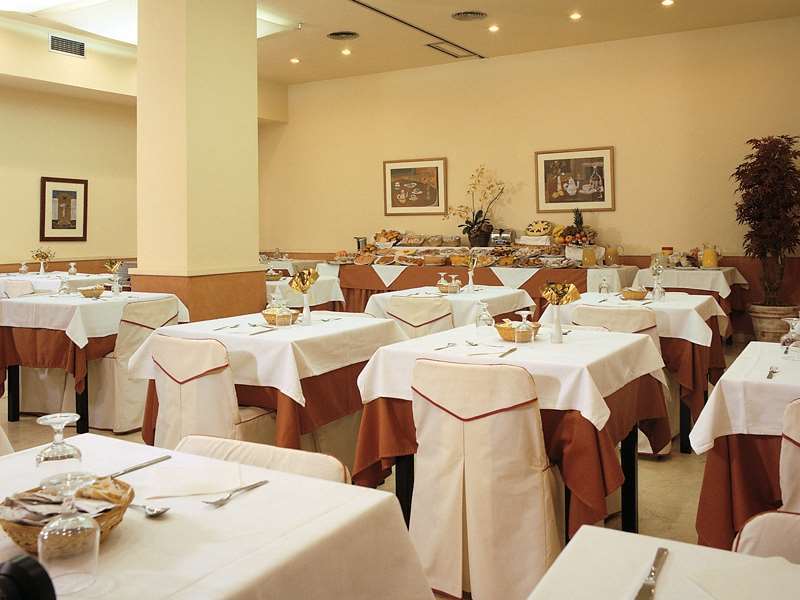 Hotel Glories 3*