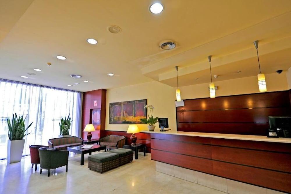 Hotel Glories 3*