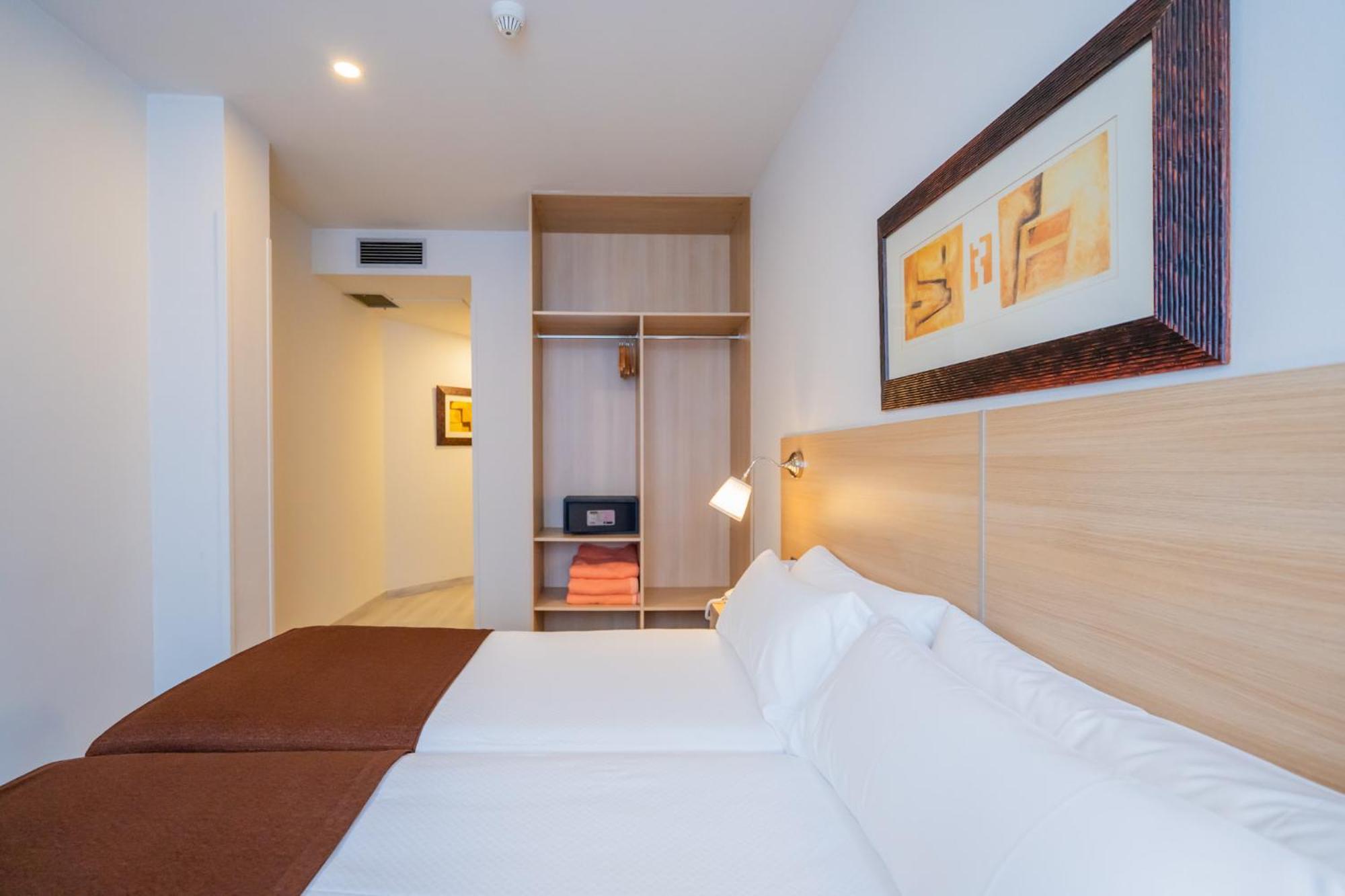 Hotel Glories 3*